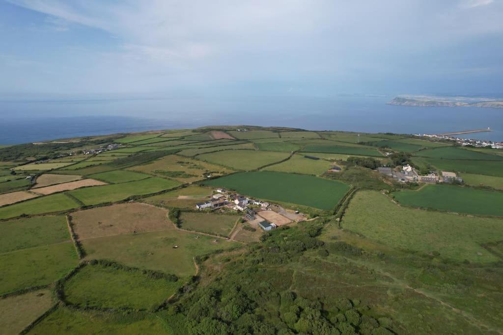 The Hut@Trefechan Wen - Coastal Coziness! Goodwick Extérieur photo