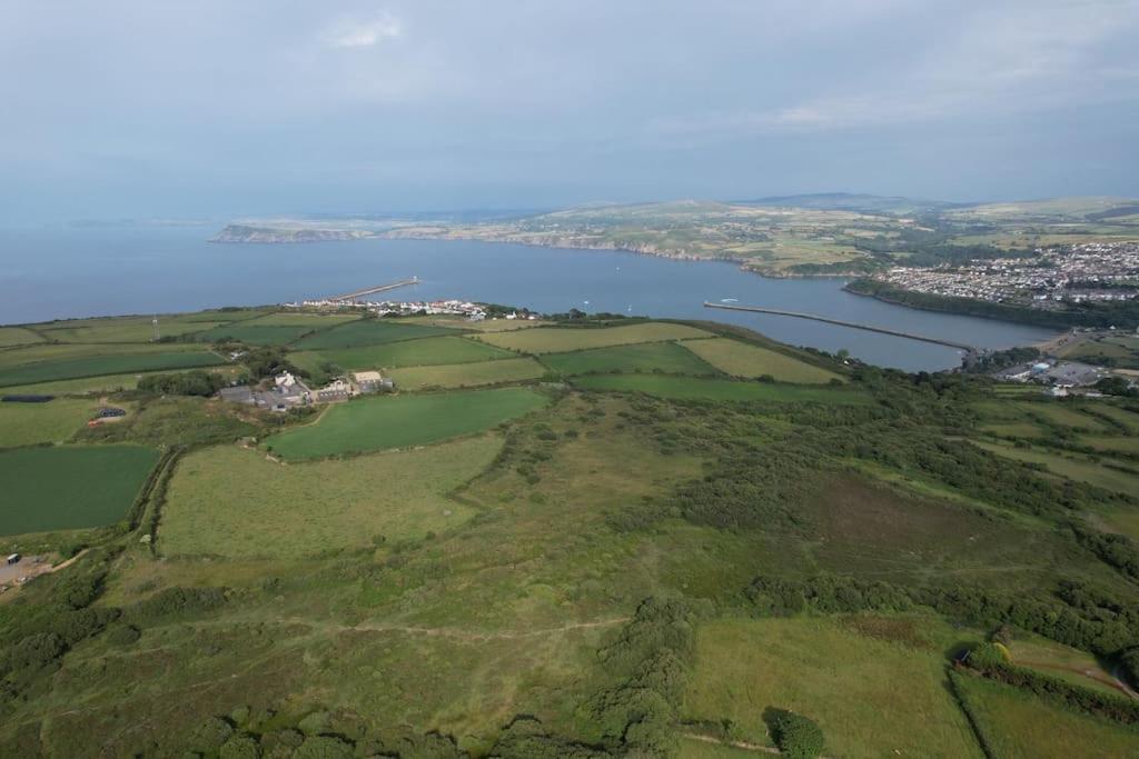The Hut@Trefechan Wen - Coastal Coziness! Goodwick Extérieur photo