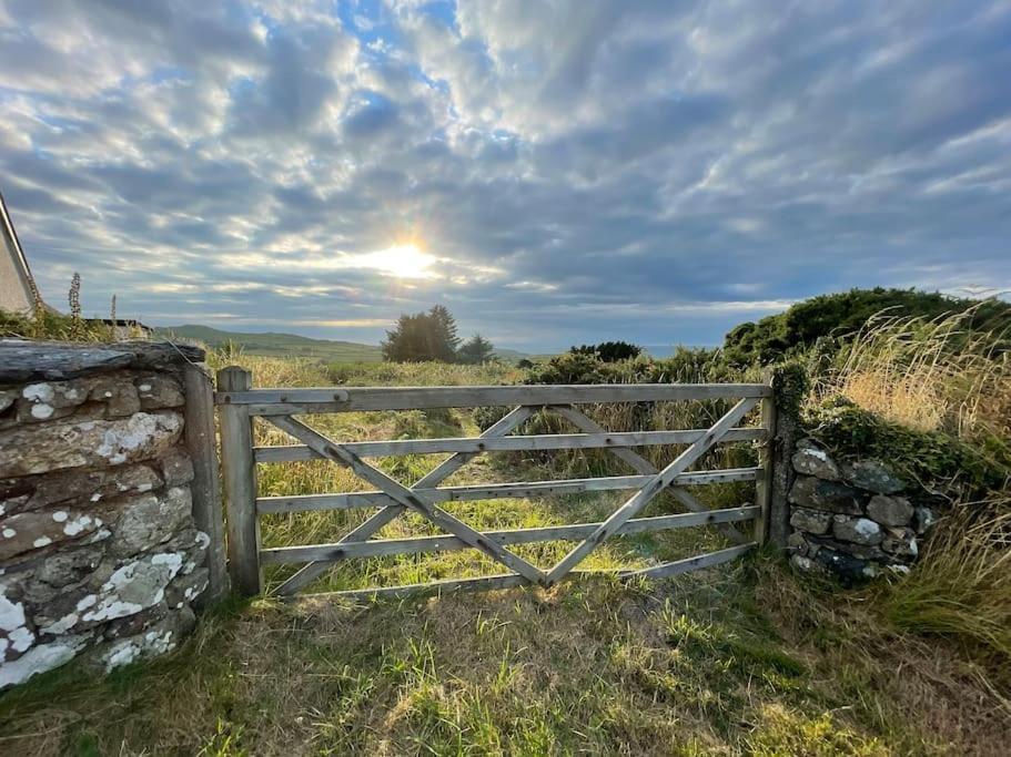 The Hut@Trefechan Wen - Coastal Coziness! Goodwick Extérieur photo